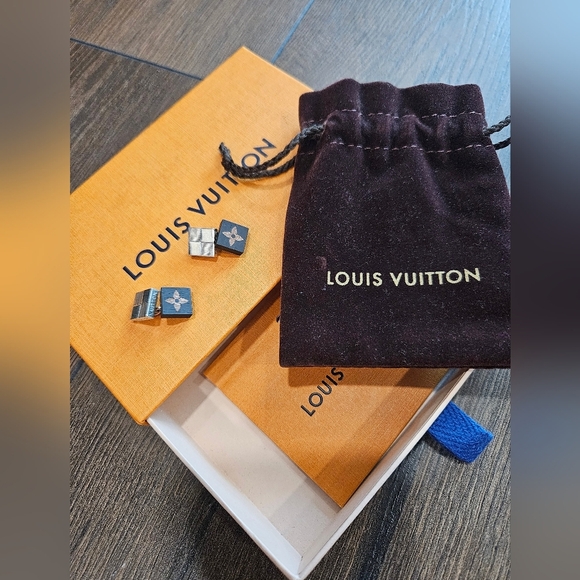 Louis Vuitton Damier Wood Monogram Cufflinks W/Box - Picture 2 of 16